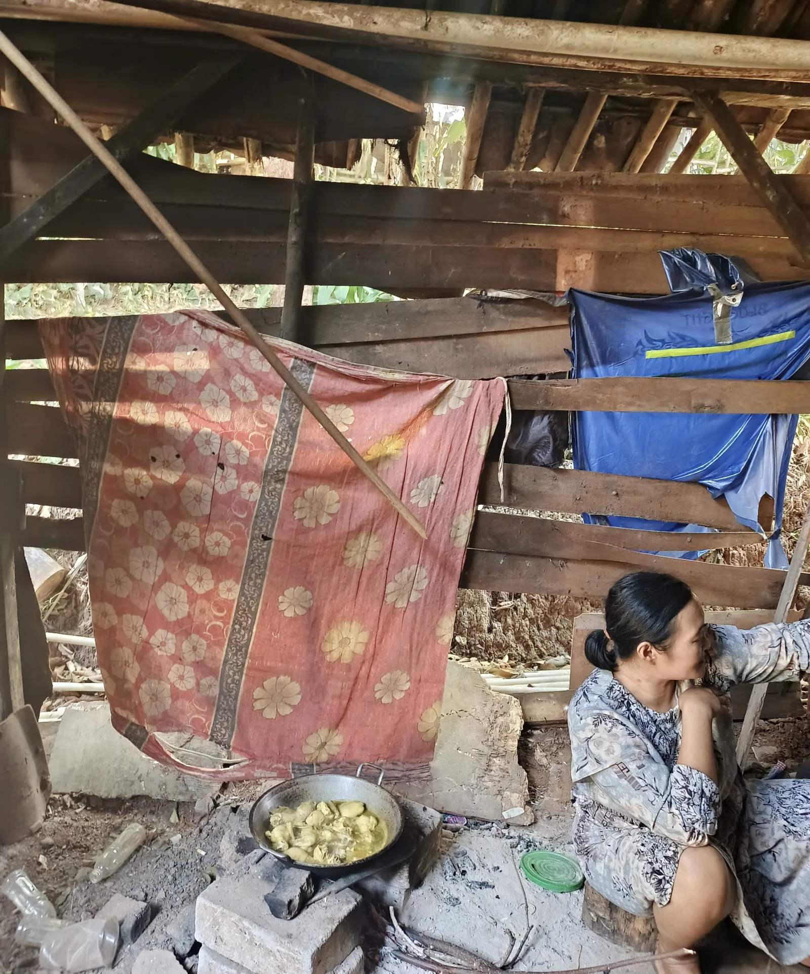 Dukung Program Rumah Gratis OPSHID, 2 Batalyon Brimob Pekalongan Turut Gotong Royong Bantu Proses Pembangunan
