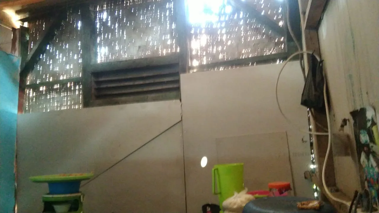 Yatim Piatu di Bogor Menanti Masa Depan di Rumah yang Hampir Roboh