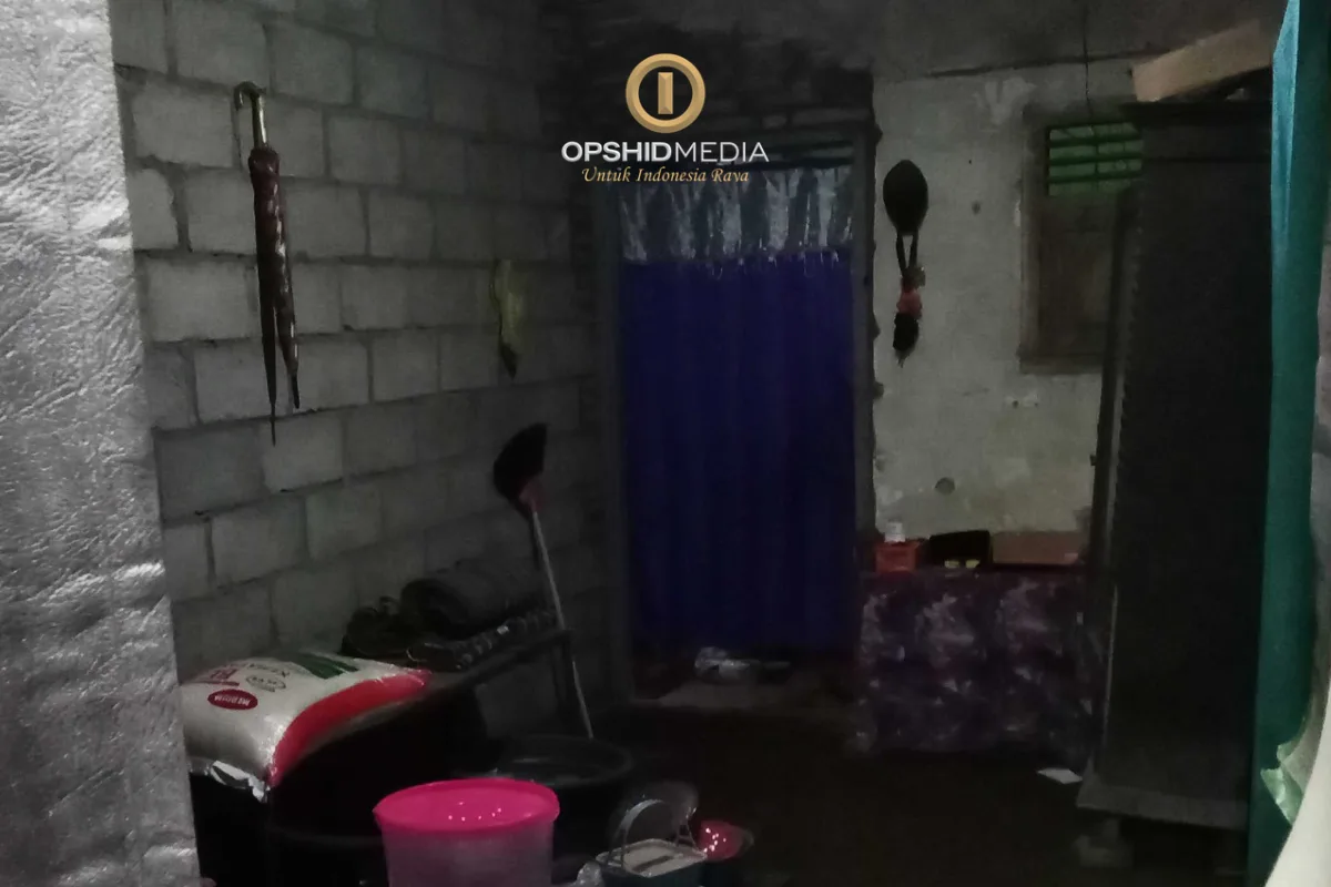 SUWARSI: JANDA DI MALANG HIDUPI KETIGA ANAK