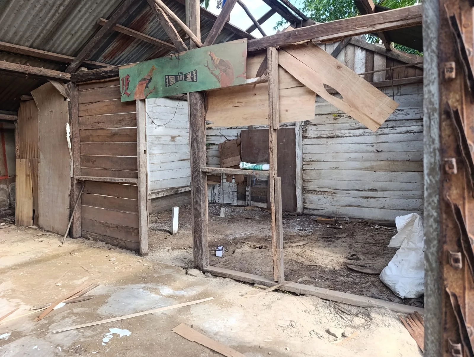 bagian dalam papua.webp (258 KB)