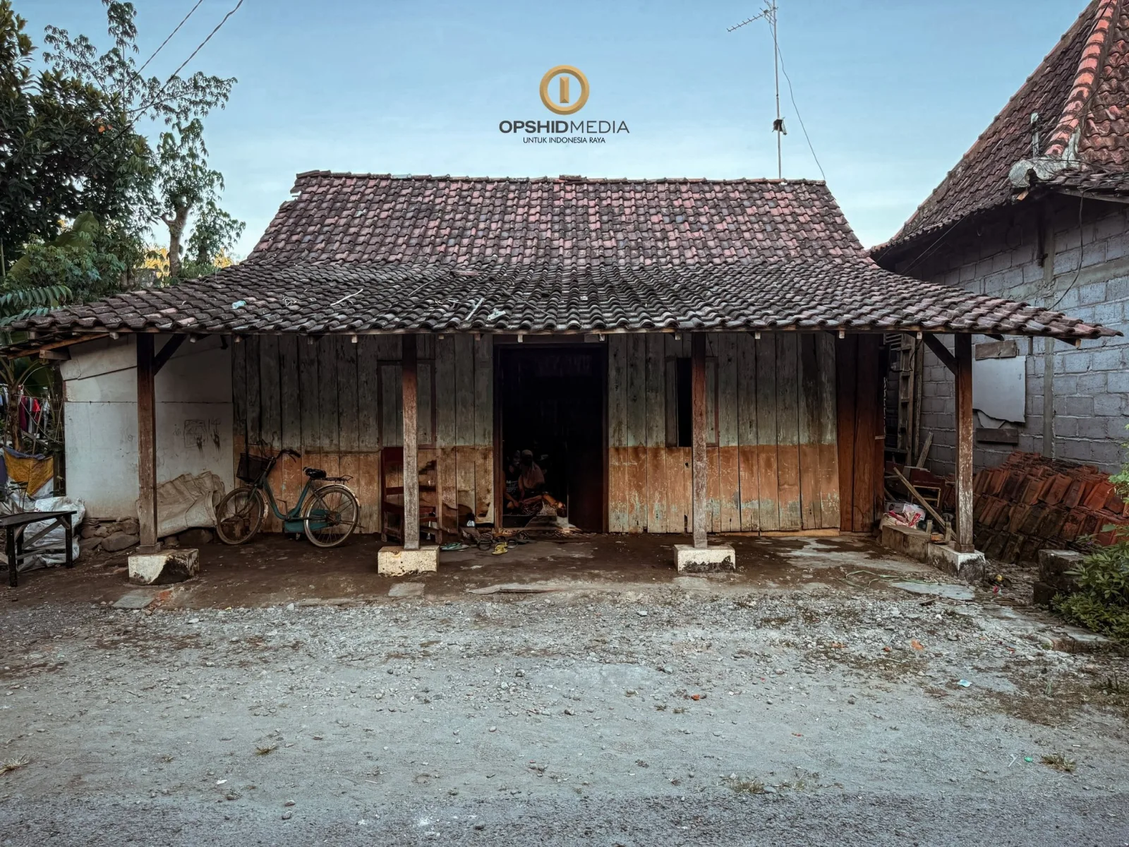 rumah lama kudu.webp (420 KB)