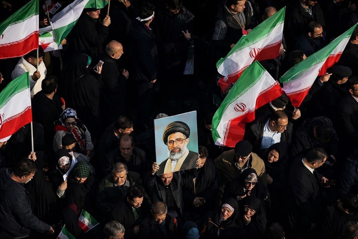 Iran di Ambang Keruntuhan Ekonomi, Krisis yang Ditunggangi Kepentingan Politik
