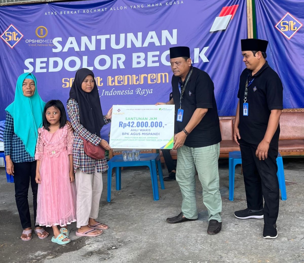 Sehat Tentrem Serahkan 42 Juta Santunan Ketenagakerjaan untuk Ahli Waris Tukang Becak
