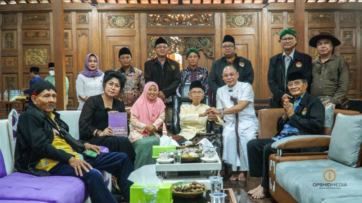 Resi Hindu Bali Sowan Kyai Mukhtar Demi Misi Kebangsaan