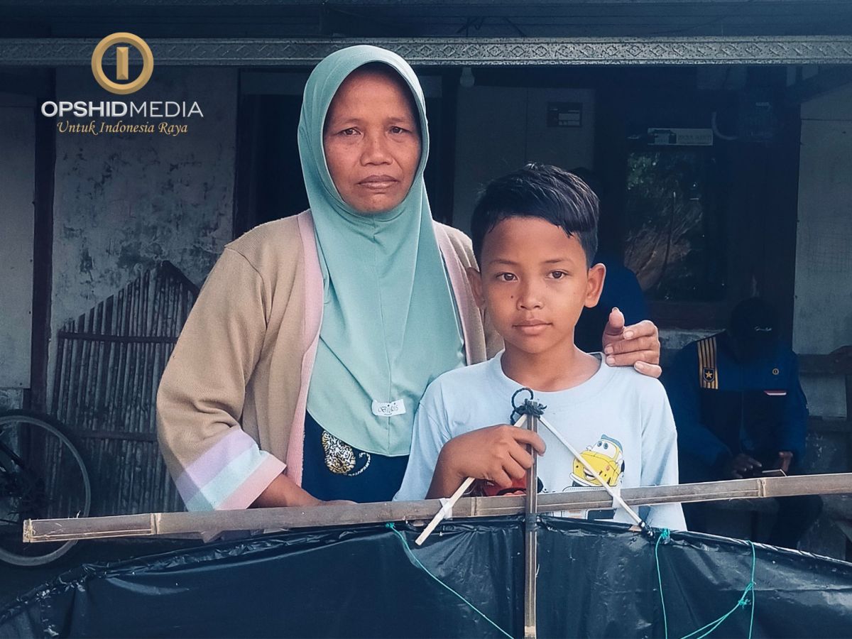 Tanem: Biar Aku Tak Sekolah, Yang Penting  Anakku Bisa Sekolah