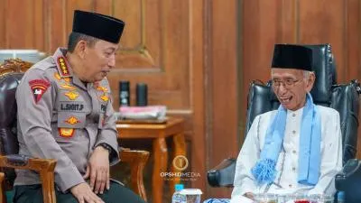 Ketika Indonesia Sedang Tidak Baik-Baik Saja, Penegak Hukum Meminta Nasihat Pada Mursyid