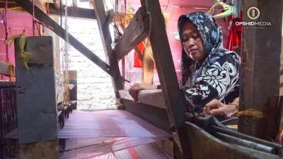 Nisfaiyah: Menenun Harapan Untuk Kelangsungan Hidup Putra Putrinya