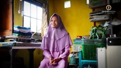 Penerima Rumah Gratis OPSHID Tahun 2012 Berhasil Kuliahkan Anaknya