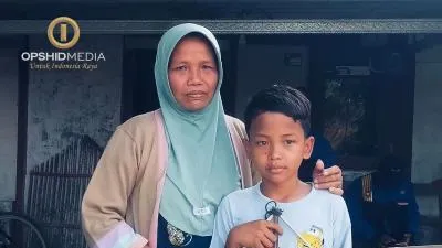 Tanem: Biar Aku Tak Sekolah, Yang Penting  Anakku Bisa Sekolah