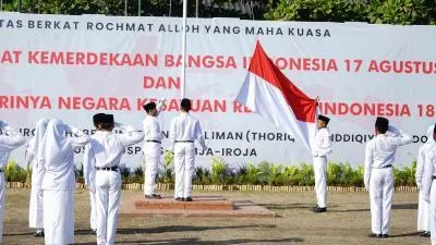 Tak Hanya Upacara Kemerdekaan, Shiddiqiyyah Adakan Upacara Berdirinya NKRI