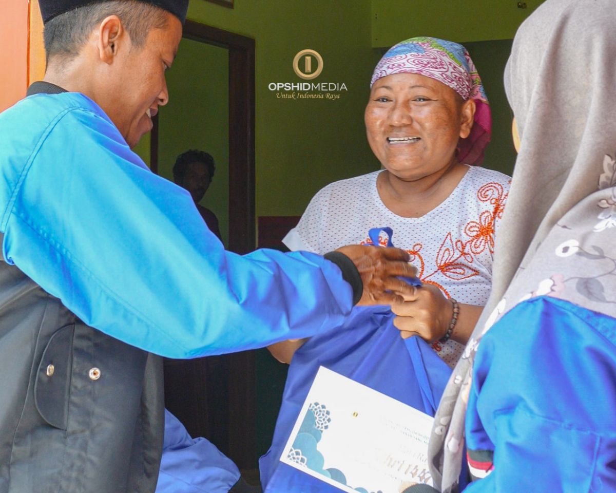 Tradisi Sambung Roso OPSHID, Bagikan Parcel Idul Fithri Upaya Pangruwatan Rumah Syukur